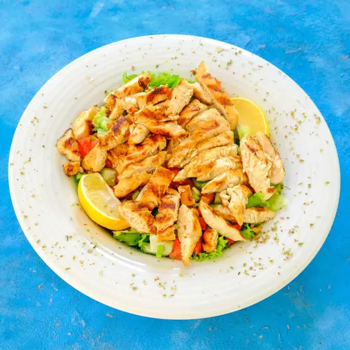Izgara Tavuklu Brokoli Salatası
